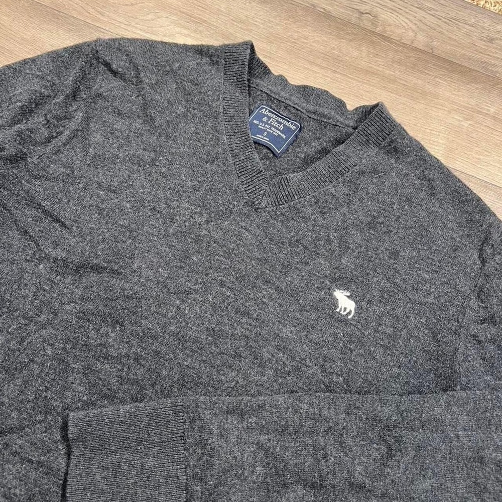 Abercrombie & Fitch V-Neck Sweater Mens Charcoal Grey Moose Logo Small